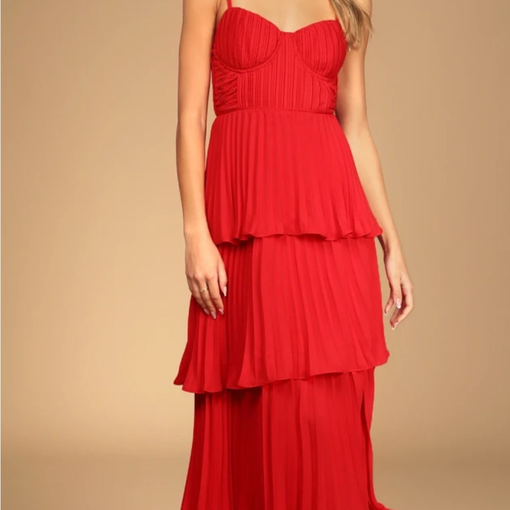 Lulu’s Elegant Red Tiered Cascading Dress size small